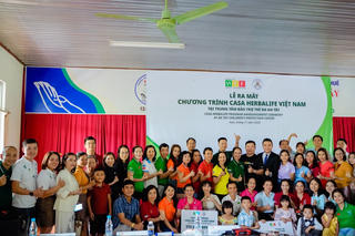 Herbalife Việt Nam nhận Giải thưởng “Tạo tác động xã hội” tại Lễ tôn vinh anh hùng thực phẩm - Food Hero 2024