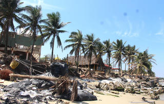 Khẩn cấp cứu bờ biển Hội An