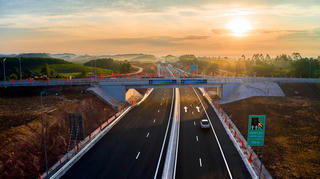 Hơn 4 nghìn lượt xe lưu thông trên cao tốc Vân Đồn - Móng Cái trong ngày thông xe đầu tiên