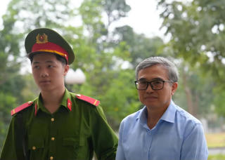 Đang xét xử cựu Thứ trưởng Hoàng Quốc Vượng và các đồng phạm
