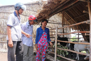 Quan tâm sát sao đời sống đồng bào dân tộc thiểu số