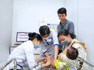 Giải ngân 100 tỷ đồng cho chương trình gói vaccine 0% lãi suất