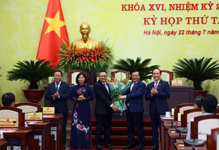 100% đại biểu HĐND bầu ông Trần Sỹ Thanh làm Chủ tịch UBND TP Hà Nội
