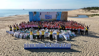 "Cùng hành động vì biển xanh": Hành trình của 10.000 trái tim lan tỏa thông điệp sống xanh