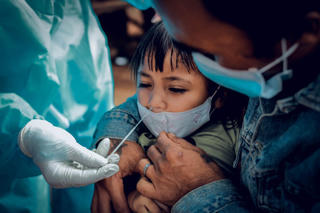 Chuyển Covid-19 từ bệnh truyền nhiễm nhóm A sang nhóm B