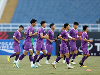 Sân Mỹ Đình chuẩn bị sẵn sàng trước trận đấu AFF Cup Việt Nam - Malaysia