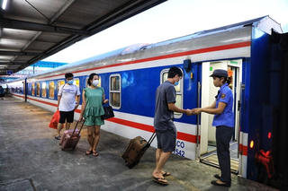 Giảm giá vé tàu cho hành khách đi Hải Phòng tham dự Lễ hội Hoa Phượng