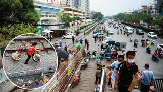 Nhếch nhác trước cổng bệnh viện