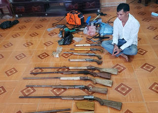 Hải Dương: Bắt tạm giam thợ sắt chế tạo súng quân dụng bán trái phép