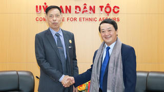 Bộ trưởng, Chủ nhiệm Ủy ban Dân tộc Hầu A Lềnh tiếp Đoàn đại biểu cấp cao Hội đồng Quốc gia Mặt trận Đoàn kết Phát triển Tổ quốc Campuchia