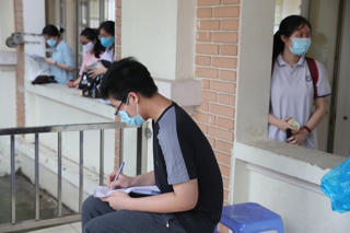 Mất cân đối hệ thống trường công – tư