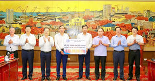 Đà Nẵng: Trao 10 tỷ đồng hỗ trợ thành phố Hải Phòng khắc phục hậu quả bão số 3