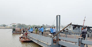 Sự cố cầu phao ở Nam Định: Nối xong cầu, chưa tìm thấy người mất tích