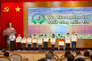 Quảng Ninh: Tiếp nhận hơn 8,6 tỷ đồng ủng hộ người khuyết tật và trẻ mồ côi