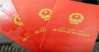 Từ 20/5, người dân nộp hồ sơ xin cấp sổ đỏ online và qua bưu điện