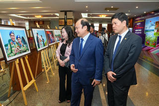 Triển lãm ảnh chủ đề ‘Việt Nam hạnh phúc - Happy Vietnam’