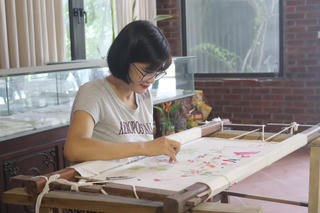 Thăng trầm nghề thêu ren Văn Lâm