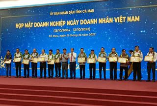 Cà Mau: Đồng hành, chia sẻ khó khăn cùng doanh nghiệp