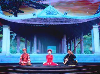 ‘Sống’ lại diễn xướng ca trù