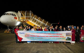 Đón chuyến bay charter đầu tiên từ Đài Bắc đến Quảng Bình