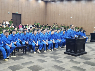 Xử sơ thẩm băng nhóm đòi nợ 'cắt ghép hình ảnh khỏa thân' để bôi nhọ con nợ