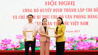 BẢN TIN MẶT TRẬN: Công bố Quyết định thành lập Chi bộ Văn phòng Đảng đoàn MTTQ Việt Nam