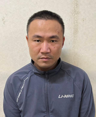 Công an Hà Nội thông tin vụ xe bán tải trốn cảnh sát, tông hàng loạt người đi đường