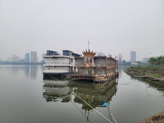 Cận cảnh 4 con 'tàu ma' cuối cùng còn sót lại ở Hồ Tây