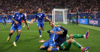 Kết quả EURO 2024 hôm nay 25/6: Italy vào vòng 1/8 nhờ bàn thắng phút 90+8