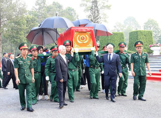 Truy điệu và an táng nhiều hài cốt liệt sĩ thuộc Sư đoàn 7