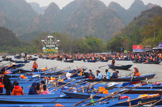Kiểm tra gần 4.000 xuồng, đò trước ngày khai hội chùa Hương