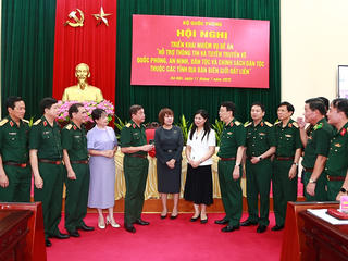 Đẩy mạnh hỗ trợ thông tin tuyên truyền về quốc phòng, an ninh, dân tộc và chính sách dân tộc