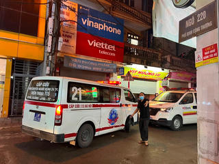 Cháy ở Đinh Công Hạ: Xe cứu thương tiếp tục được điều đến hiện trường