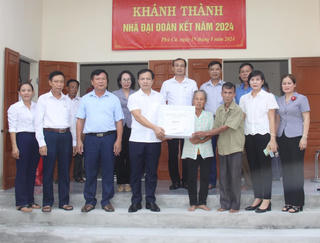 Chung tay xóa nhà tạm, nhà dột nát