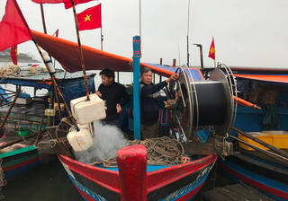 Ngư dân chung tay gỡ thẻ vàng IUU