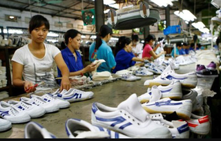 Kinh doanh trên 'đất vàng', Giầy Thượng Đình trầy trật thoát lỗ