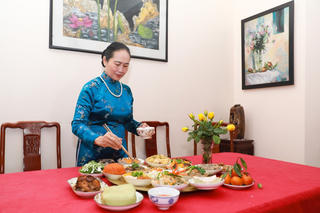 Người giữ nếp nấu cỗ Tết