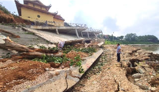 Kè sông Phó Đáy vừa xây xong đã sạt lở nghiêm trọng