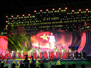 Lễ kỷ niệm 60 năm Ngày Bác Hồ về thăm, chỉ đạo Đại hội Đảng bộ Hà Bắc