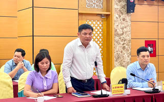 Chính quyền ra quân, nhiều hộ dân tự tháo dỡ diện tích lấn chiếm bãi triều