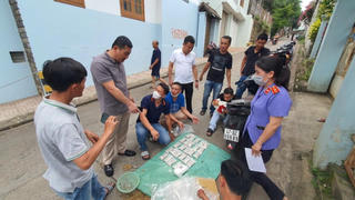 Đắk Lắk: Phát hiện 4.960 viên ma túy loại MDMA ngụy trang trong thùng thuốc nam