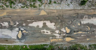 'Ổ trâu, ổ gà' trên tuyến đường nghìn tỷ ở Hà Tĩnh