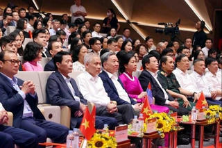 Tổng Bí thư Tô Lâm dự Chương trình nghệ thuật "Đảng trong mùa Xuân đại thắng"