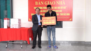 Đồng hành cùng người nghèo