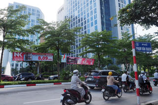 Nhếch nhác “rác” quảng cáo