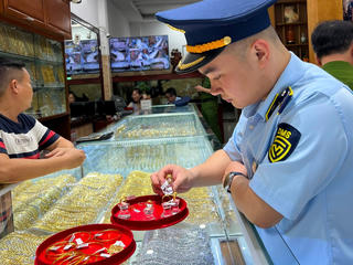 Phạt 3 cơ sở kinh doanh vàng gần 400 triệu đồng