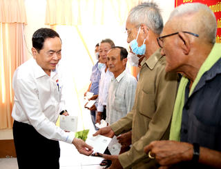 Đoàn kết thống nhất, đưa Hậu Giang ngày càng phát triển, giàu mạnh