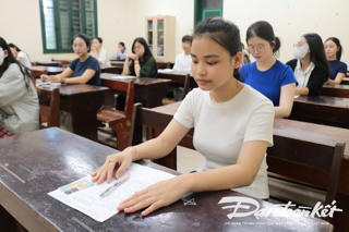 Trường đại học dự kiến hạ điểm chuẩn: Thí sinh tính toán đặt nguyện vọng