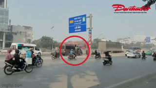 Hà Nội: Loạn 'xe dù, bến cóc' nội đô