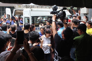 TikToker, Youtuber quấy rối nghệ sĩ: Bất chấp sản xuất nội dung phản cảm